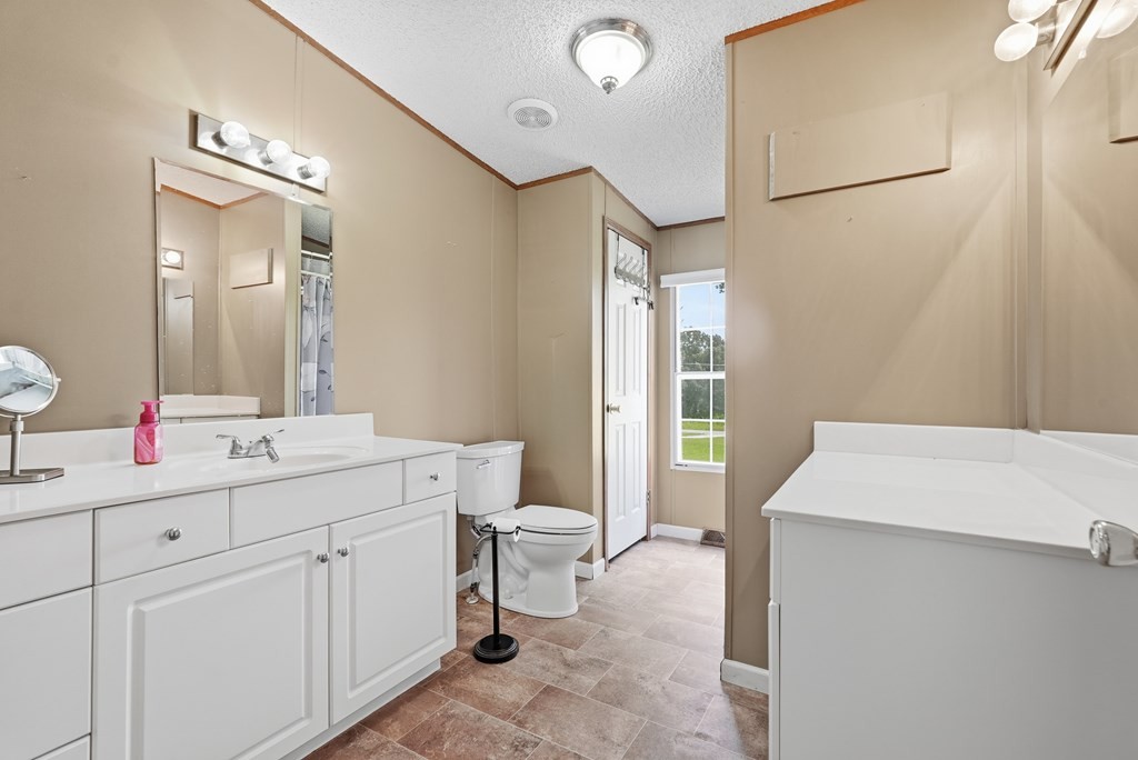 939 W Thomas Allen Rd