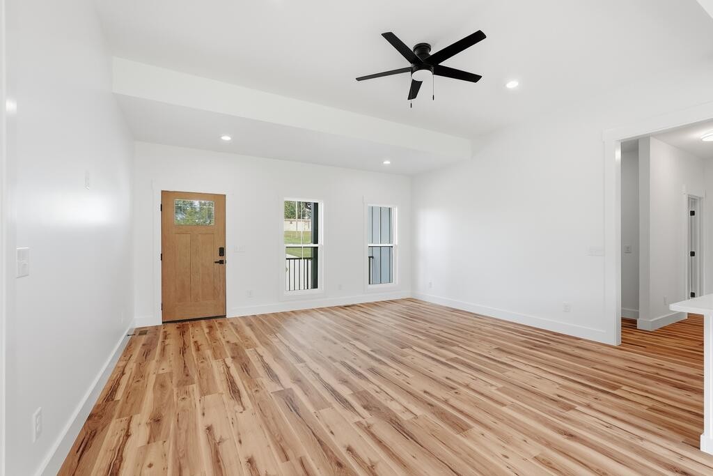 1741 Old Highway 52