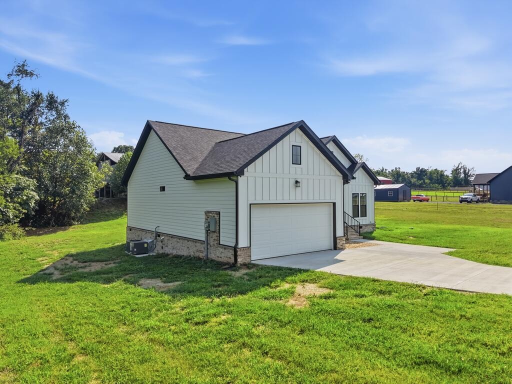 1741 Old Highway 52