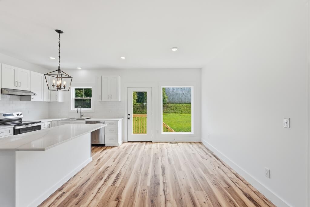 1741 Old Highway 52
