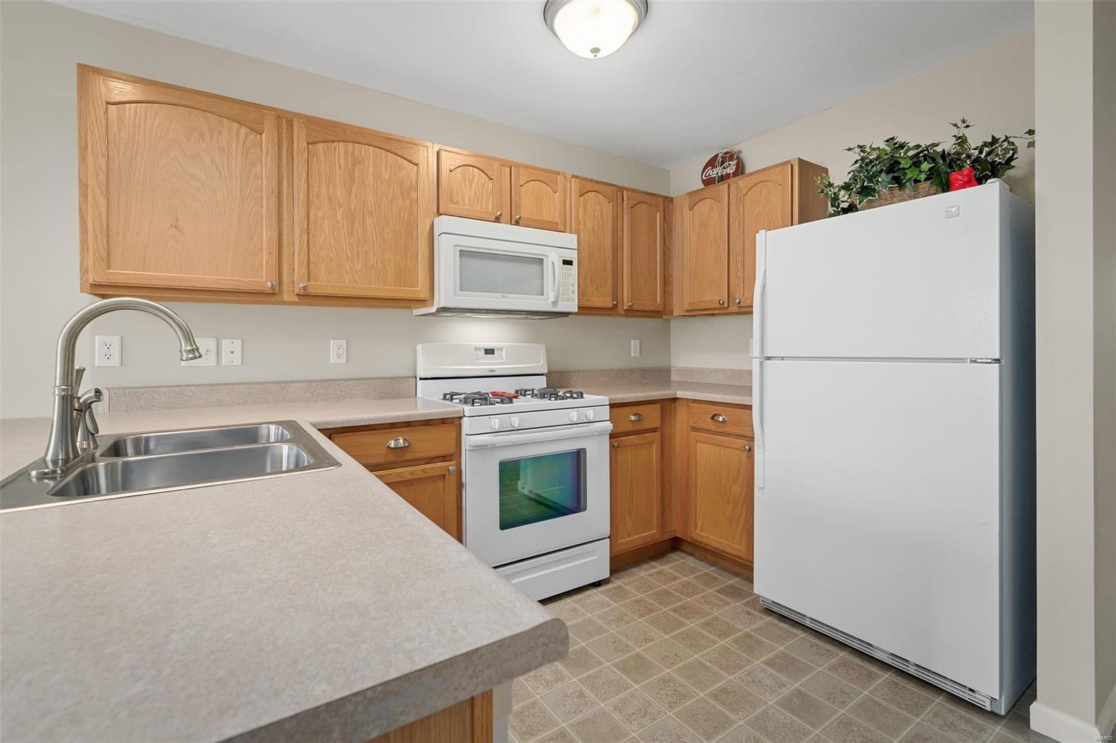 37 Sommer Circle Drive