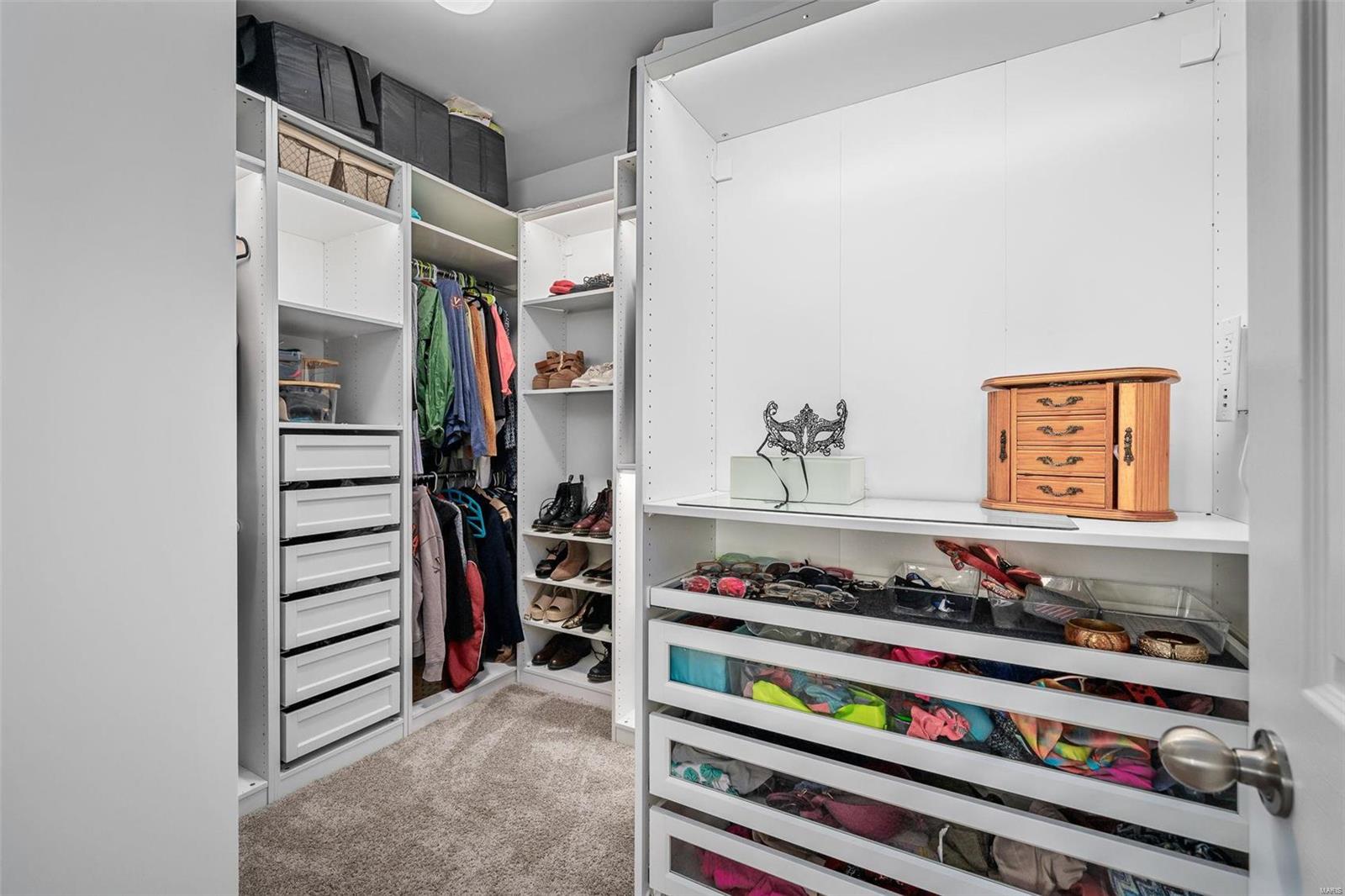 127 Countryshire Dr.