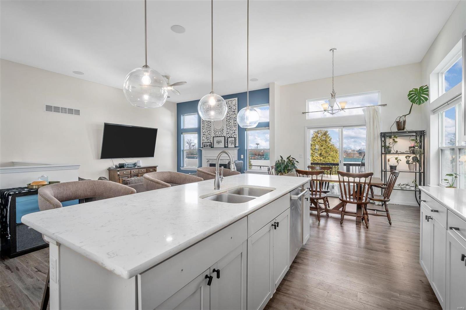 127 Countryshire Dr.