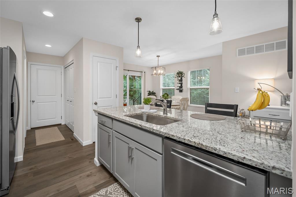 1059 Geyer Grove Unit: 10