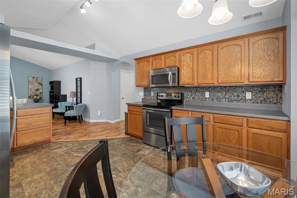 6 Quiet Meadow Court