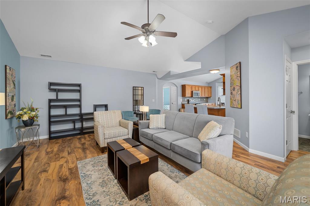 6 Quiet Meadow Court