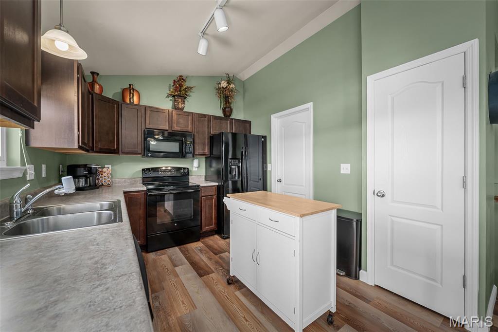 36 Hunters Pointe Drive