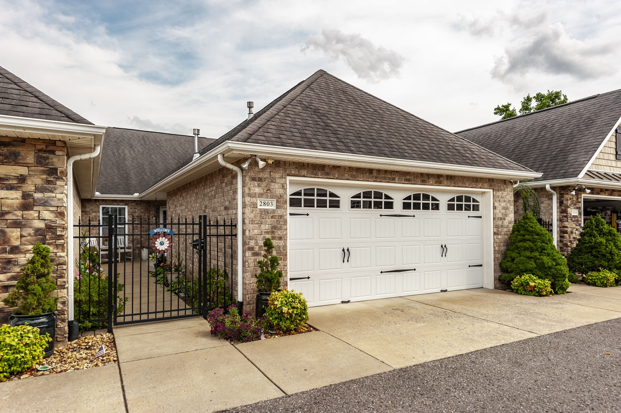 395 Devon Chase Hl Unit: 2803