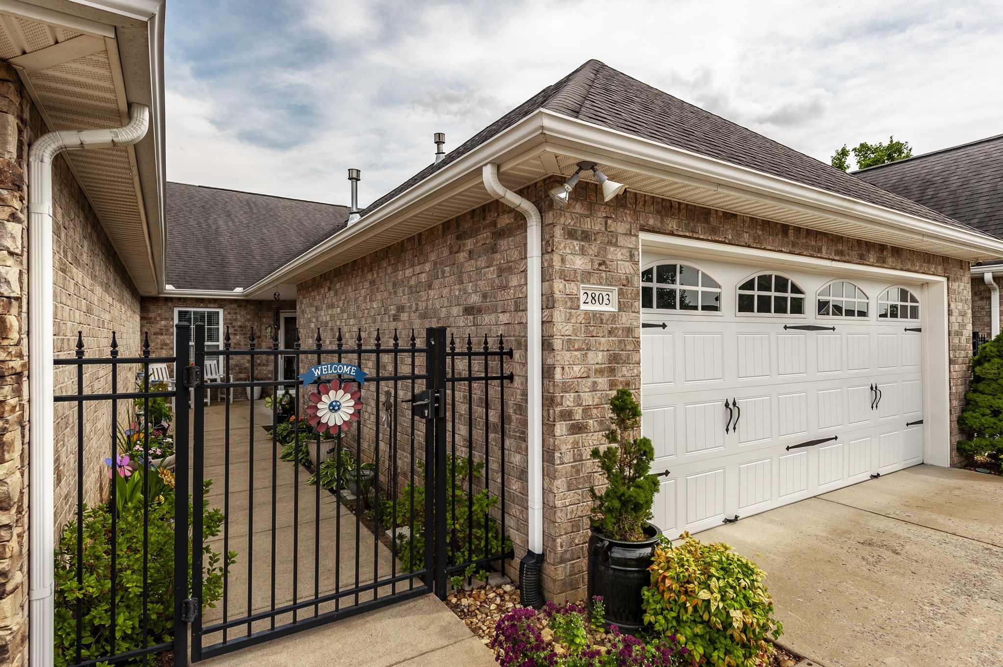 395 Devon Chase Hl Unit: 2803