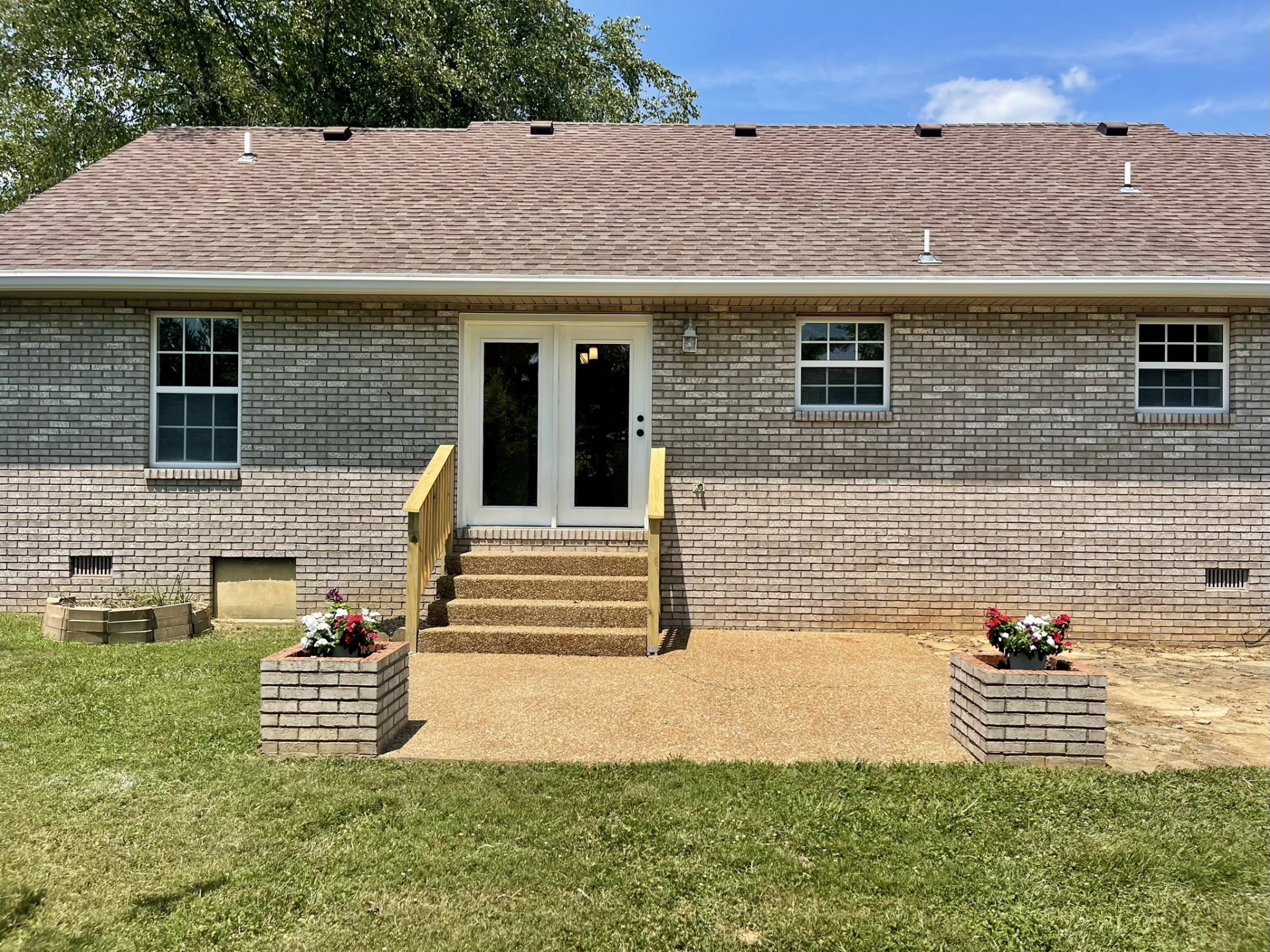 1401 Andrea Ln