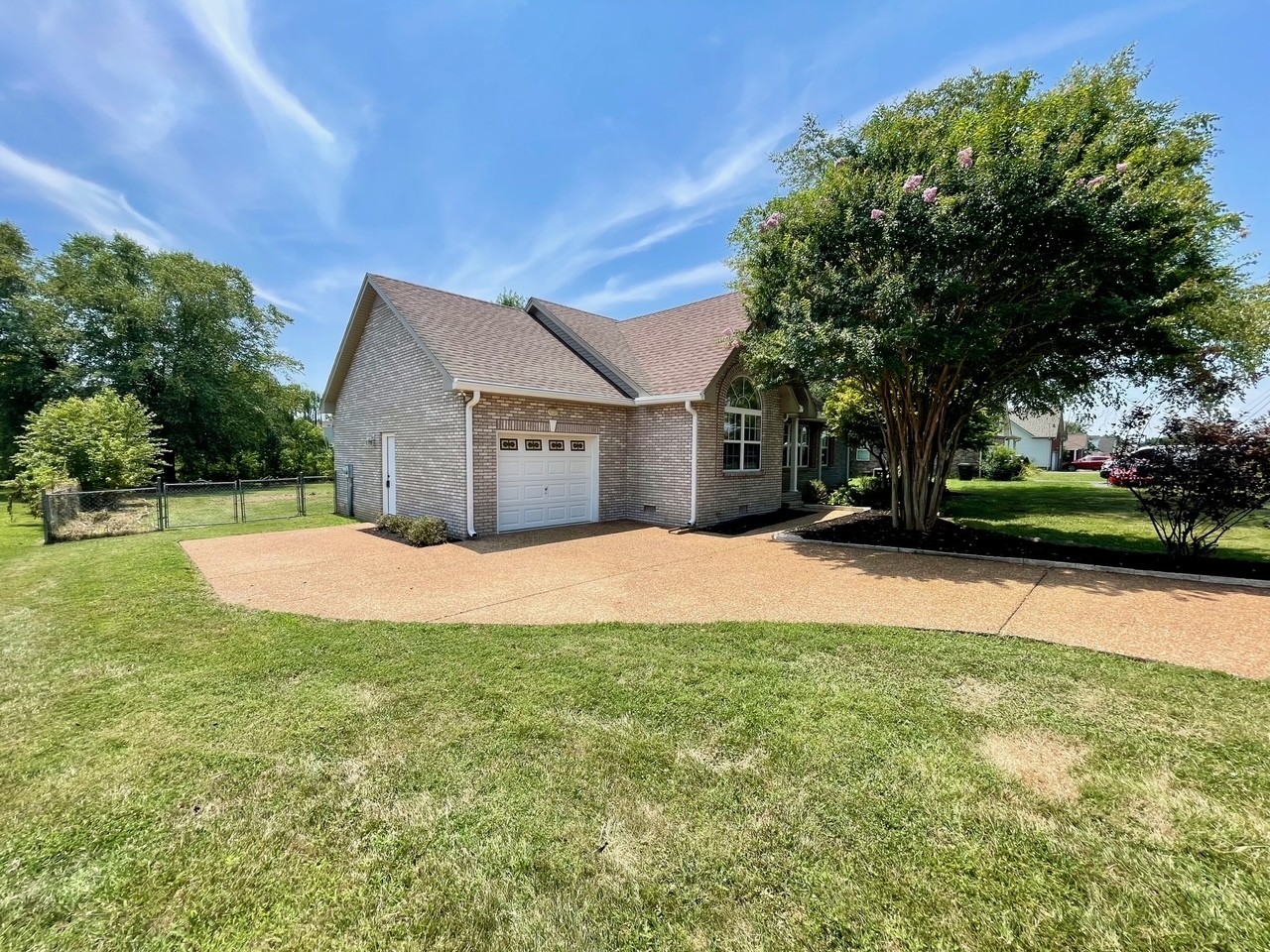 1401 Andrea Ln