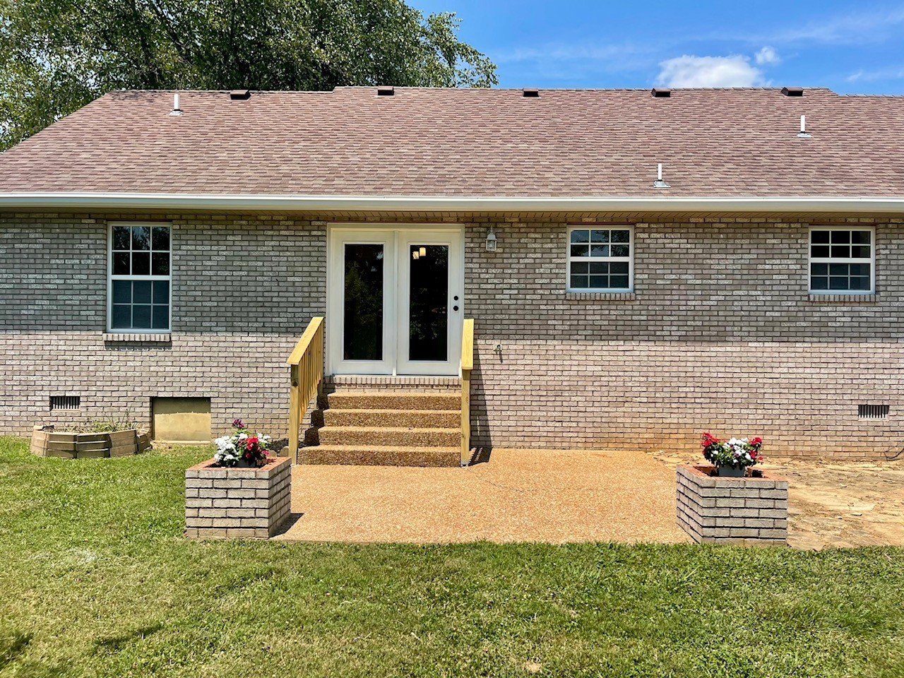 1401 Andrea Ln