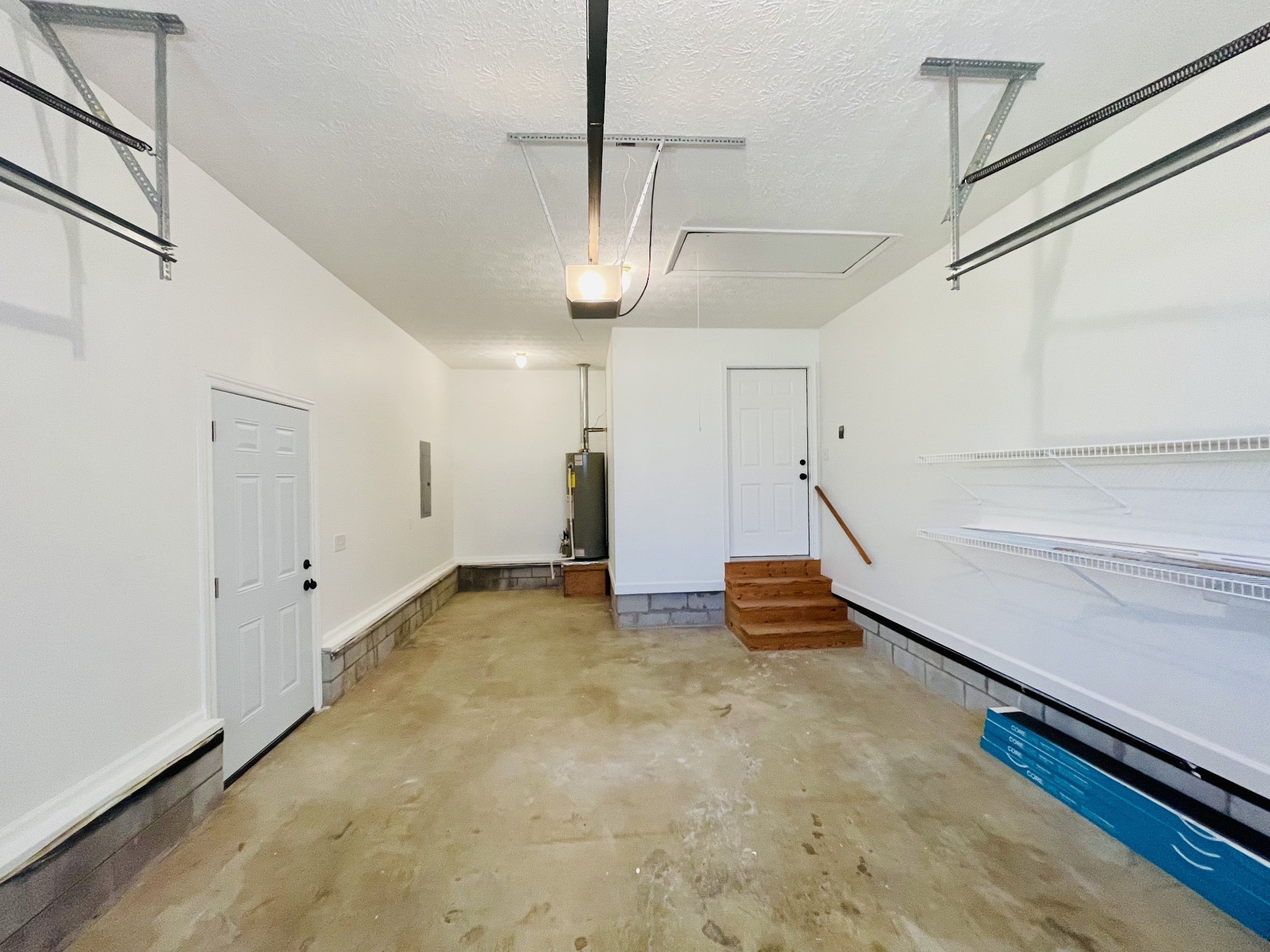 1401 Andrea Ln
