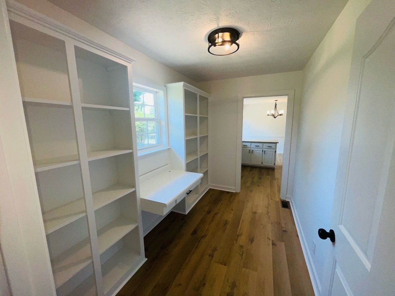 1401 Andrea Ln