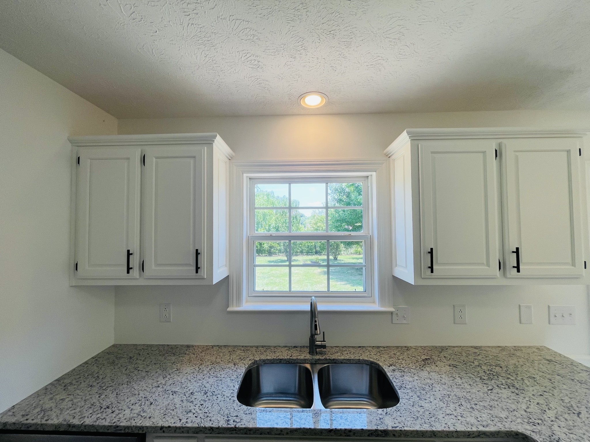 1401 Andrea Ln