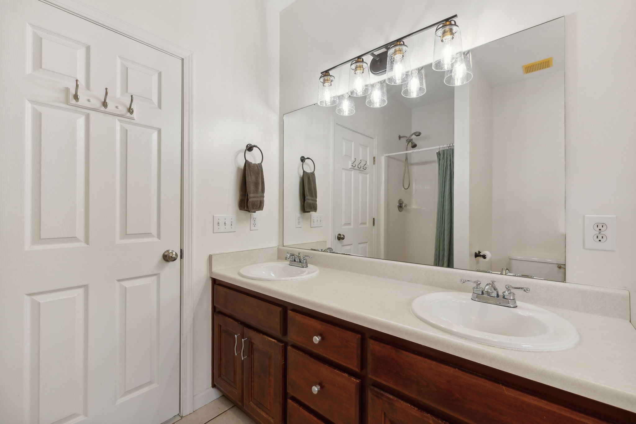 312 Lone Oak Dr