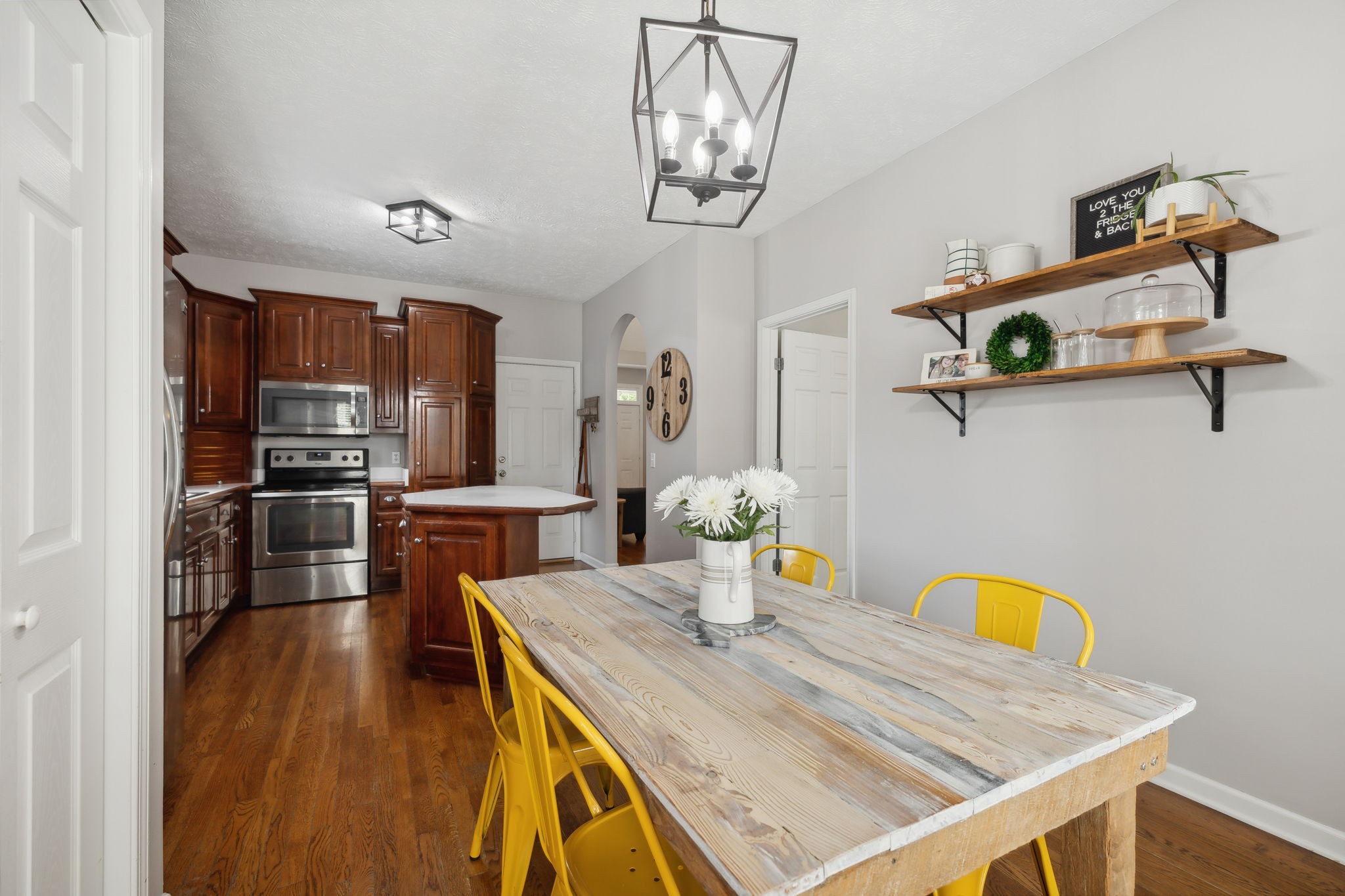 312 Lone Oak Dr