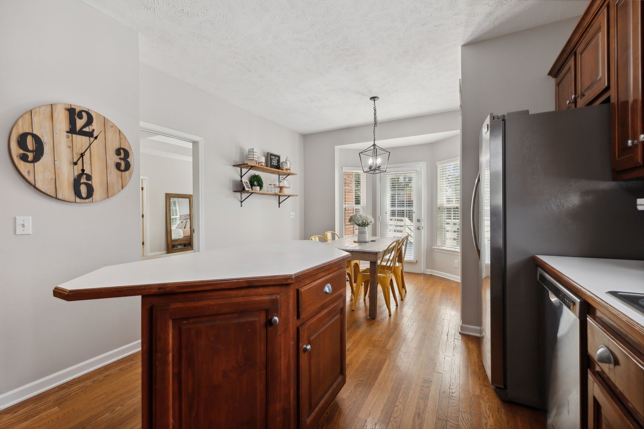 312 Lone Oak Dr