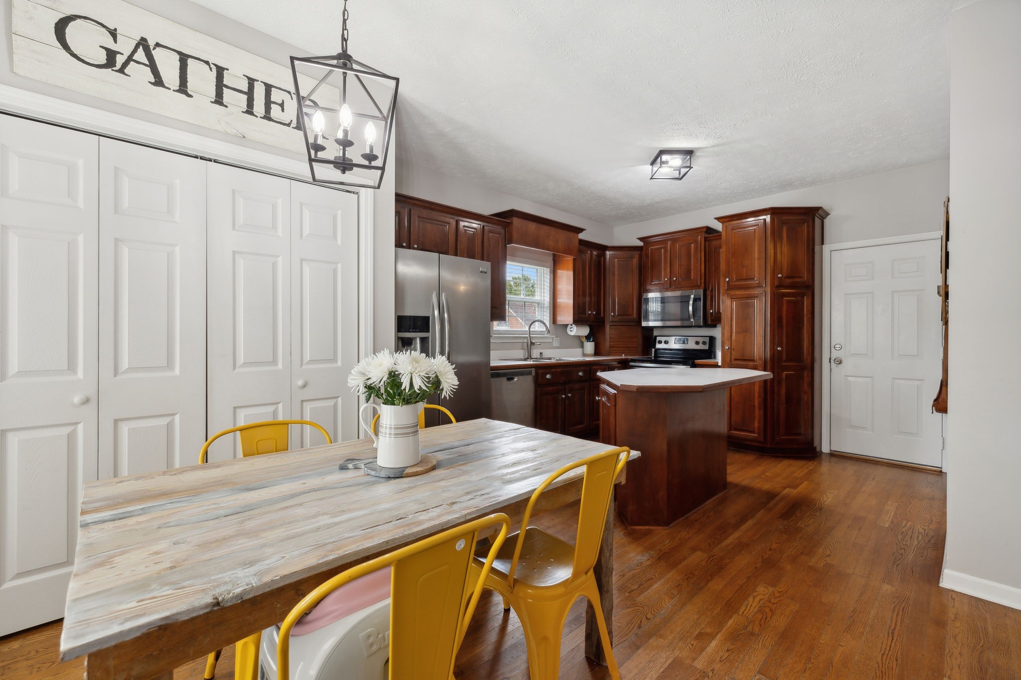 312 Lone Oak Dr