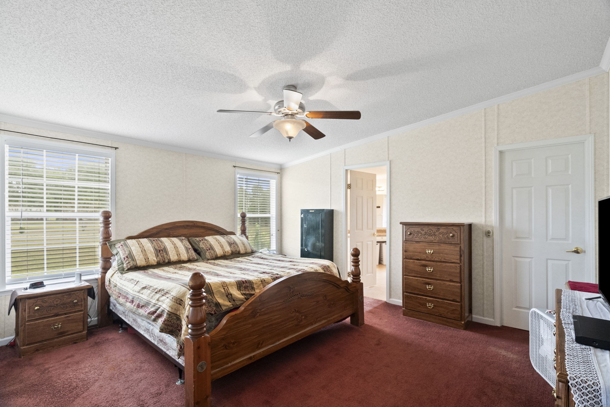 134 E Biggs Rd