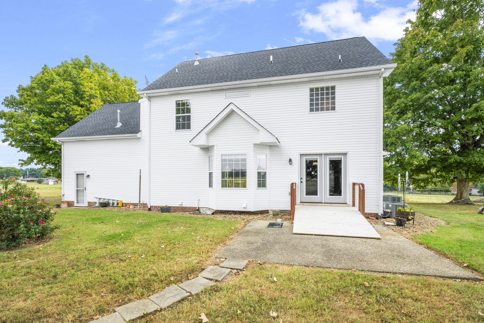 158 College St