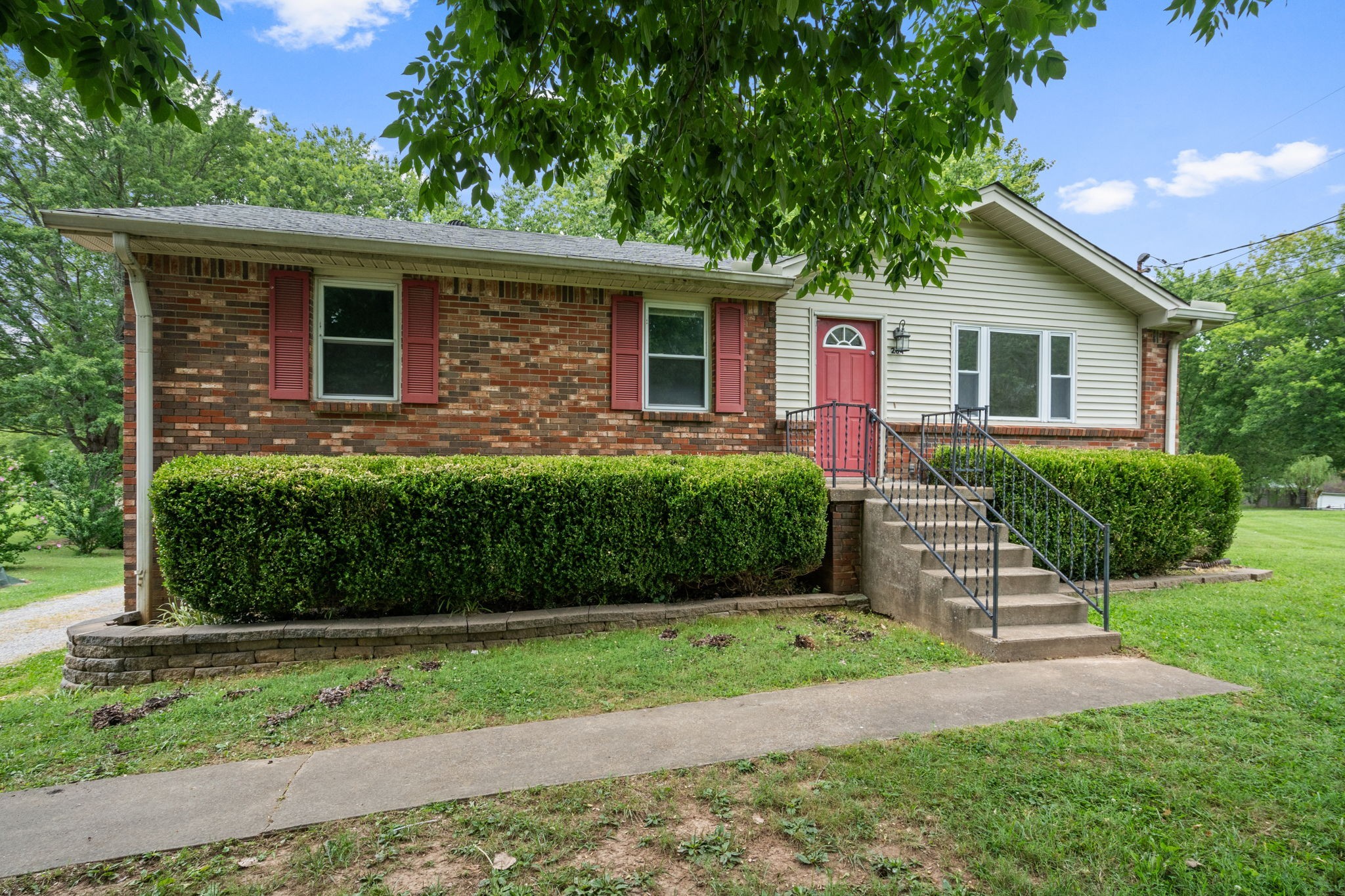 204 Hunter St