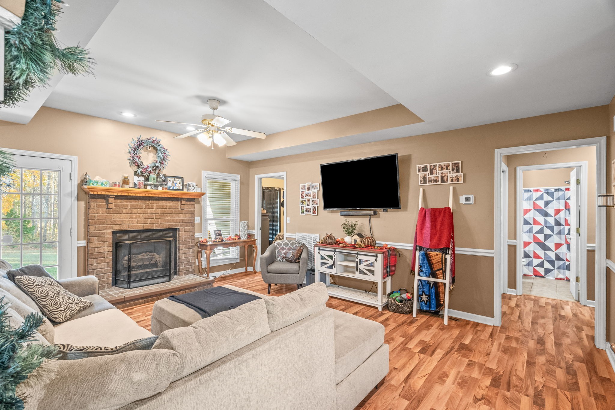 1521 Rapids Rd