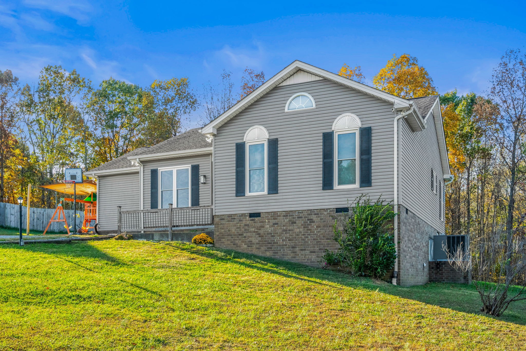 1521 Rapids Rd