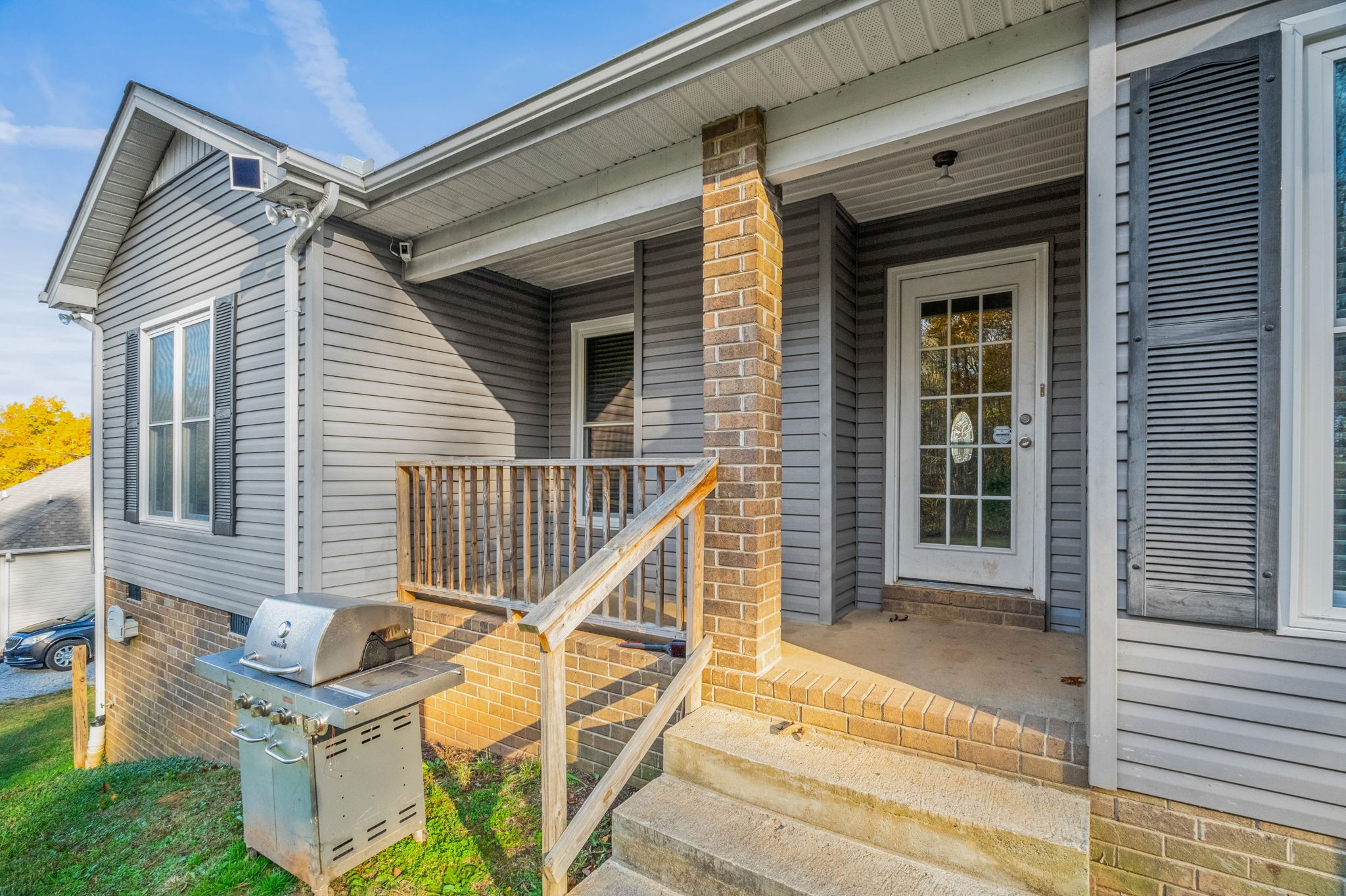 1521 Rapids Rd