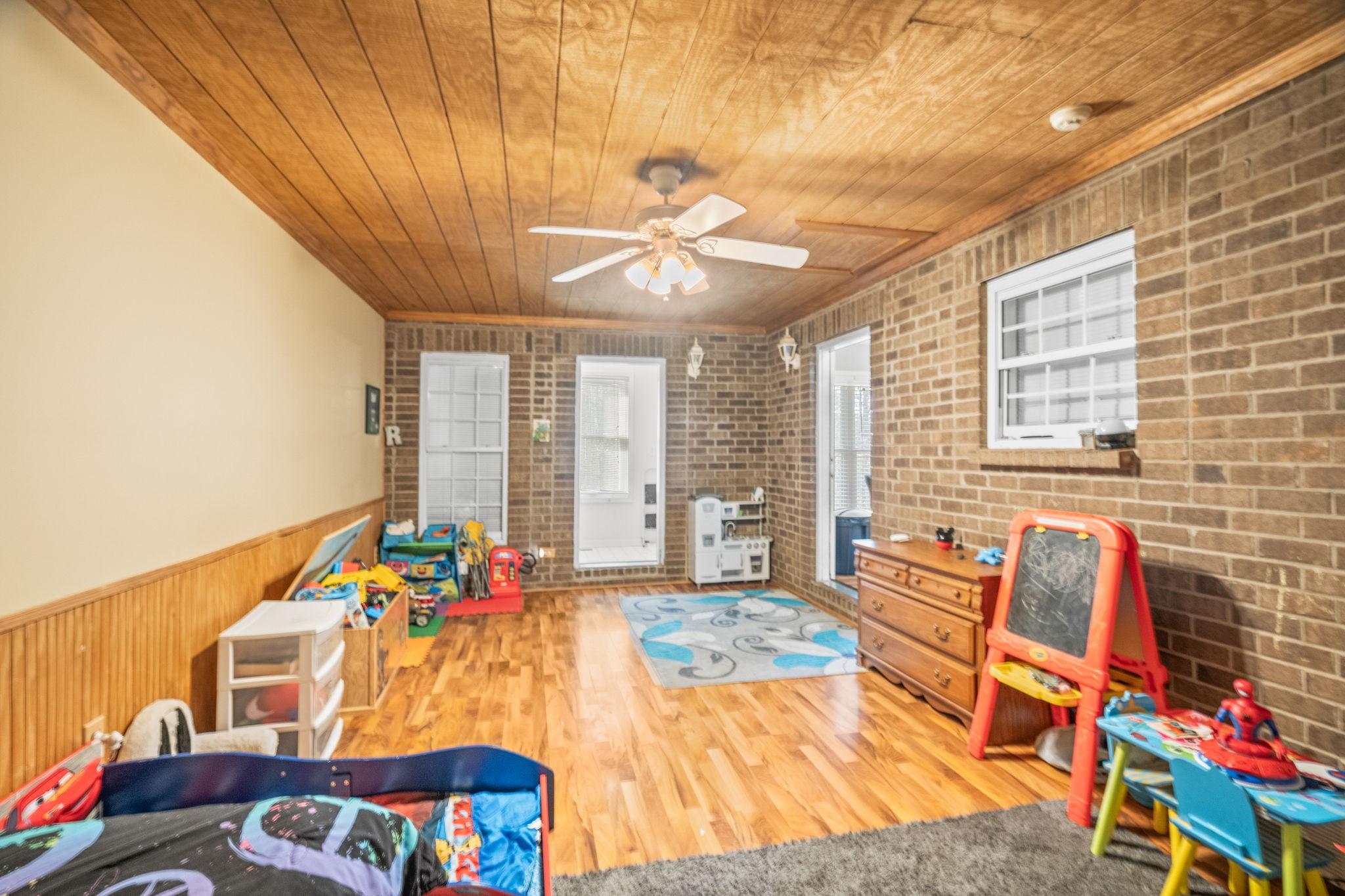 1521 Rapids Rd