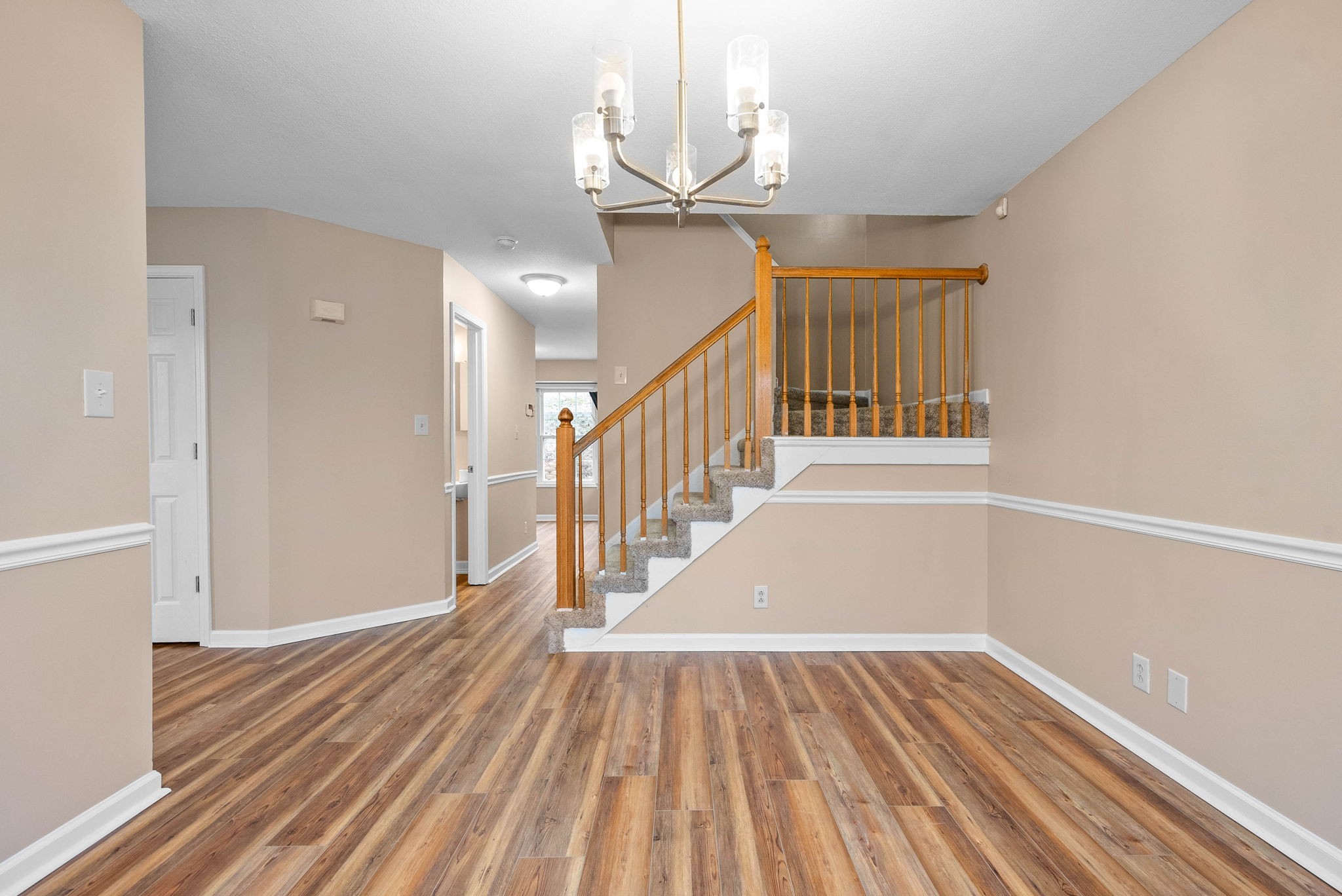 1000 Roedeer Dr