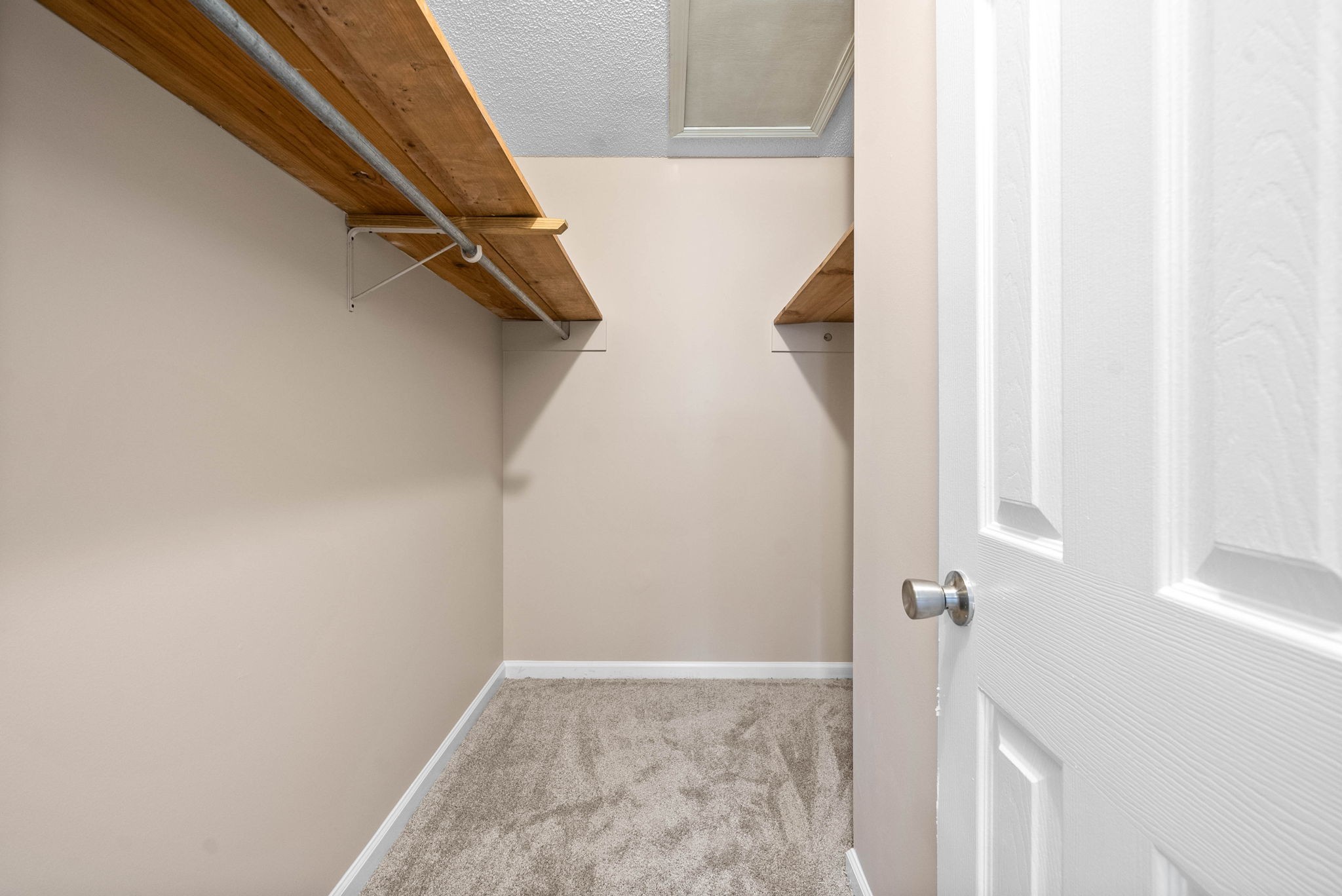 1000 Roedeer Dr