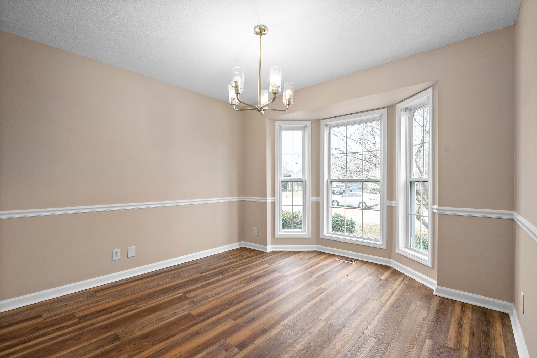 1000 Roedeer Dr