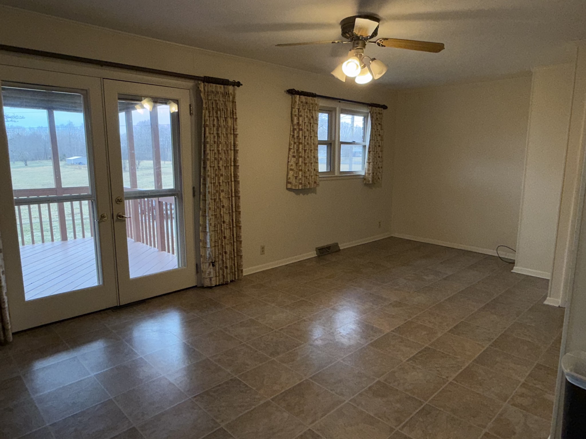 1706 W Grab Creek Rd
