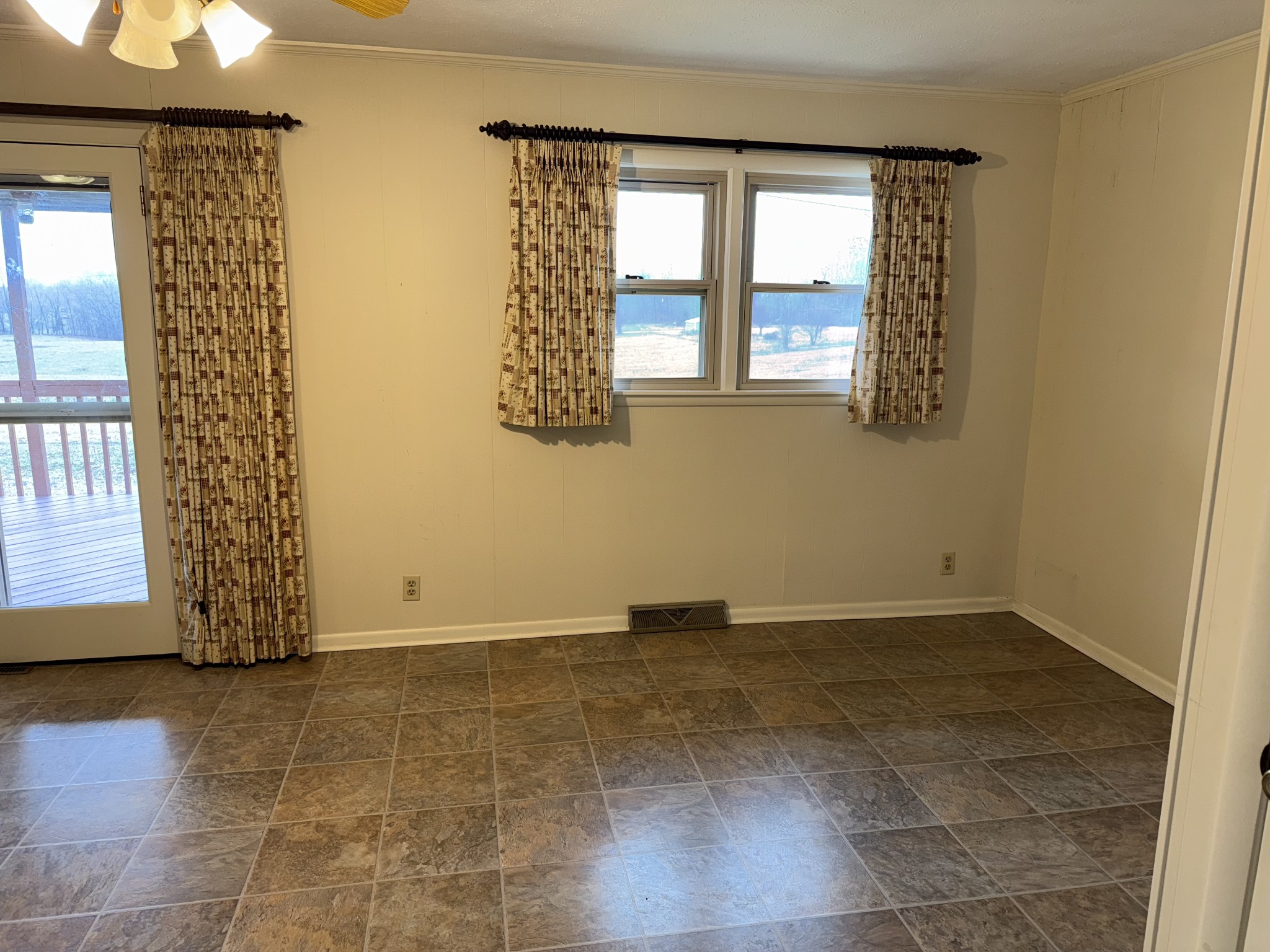 1706 W Grab Creek Rd