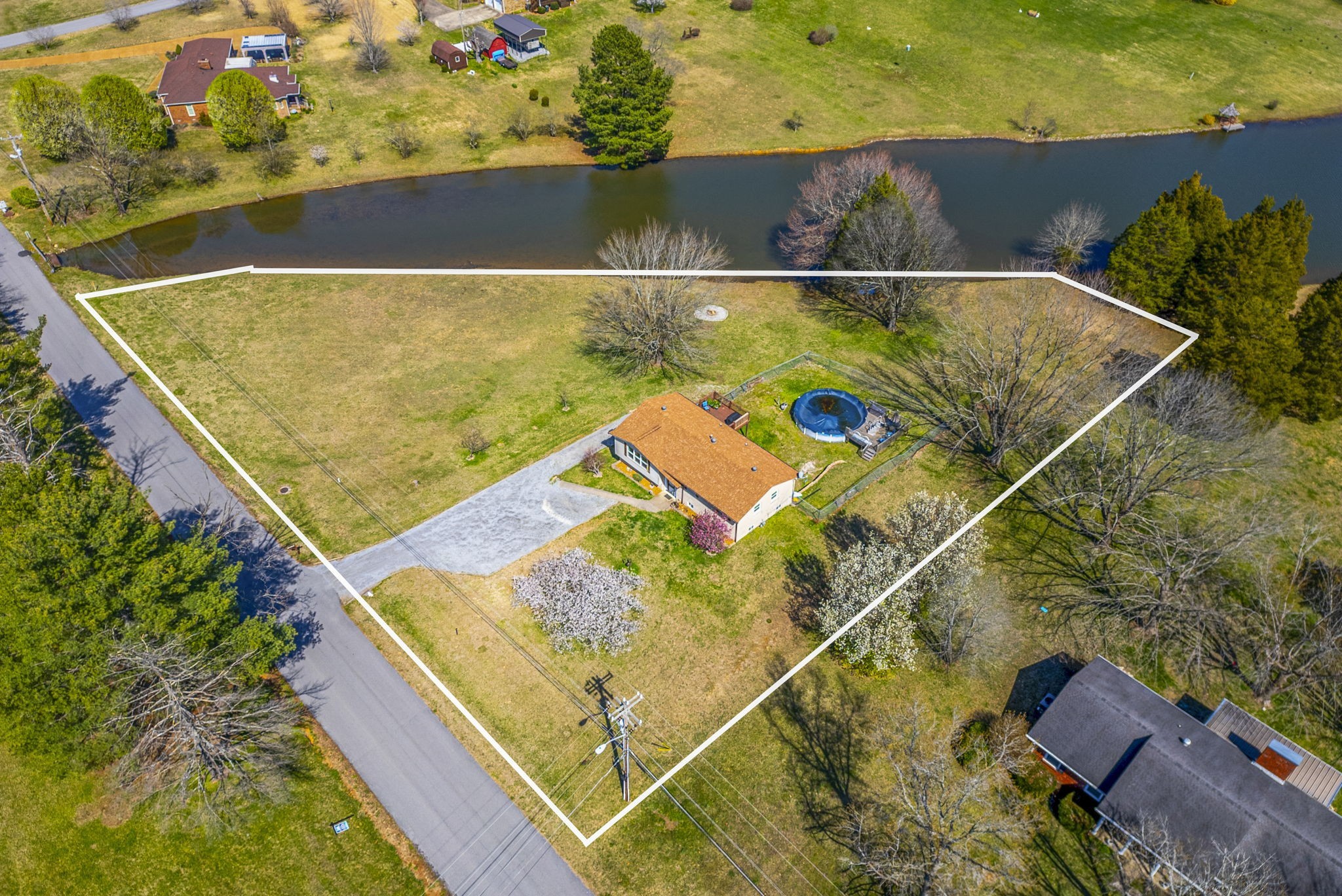 204 Drakewood Dr