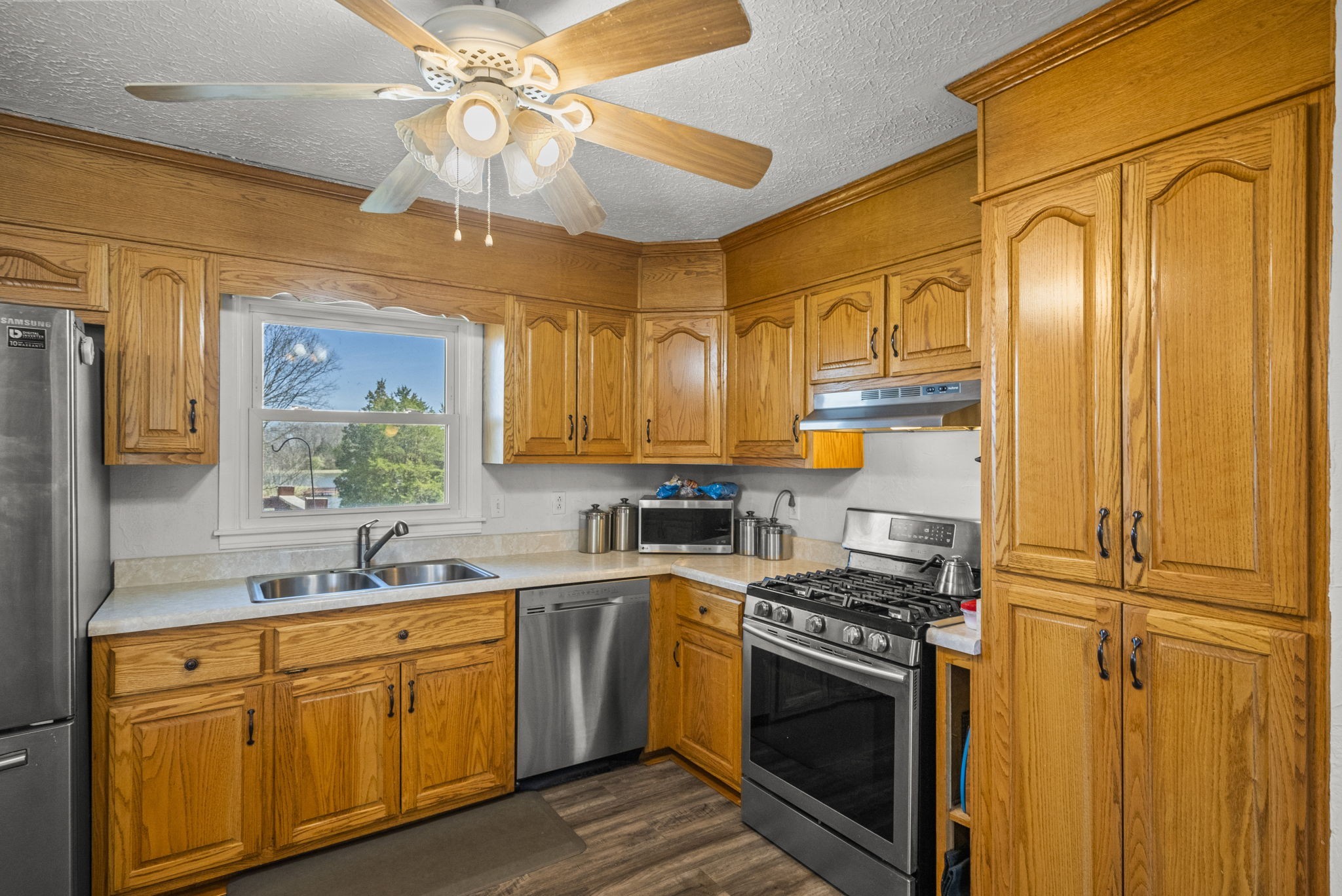 204 Drakewood Dr