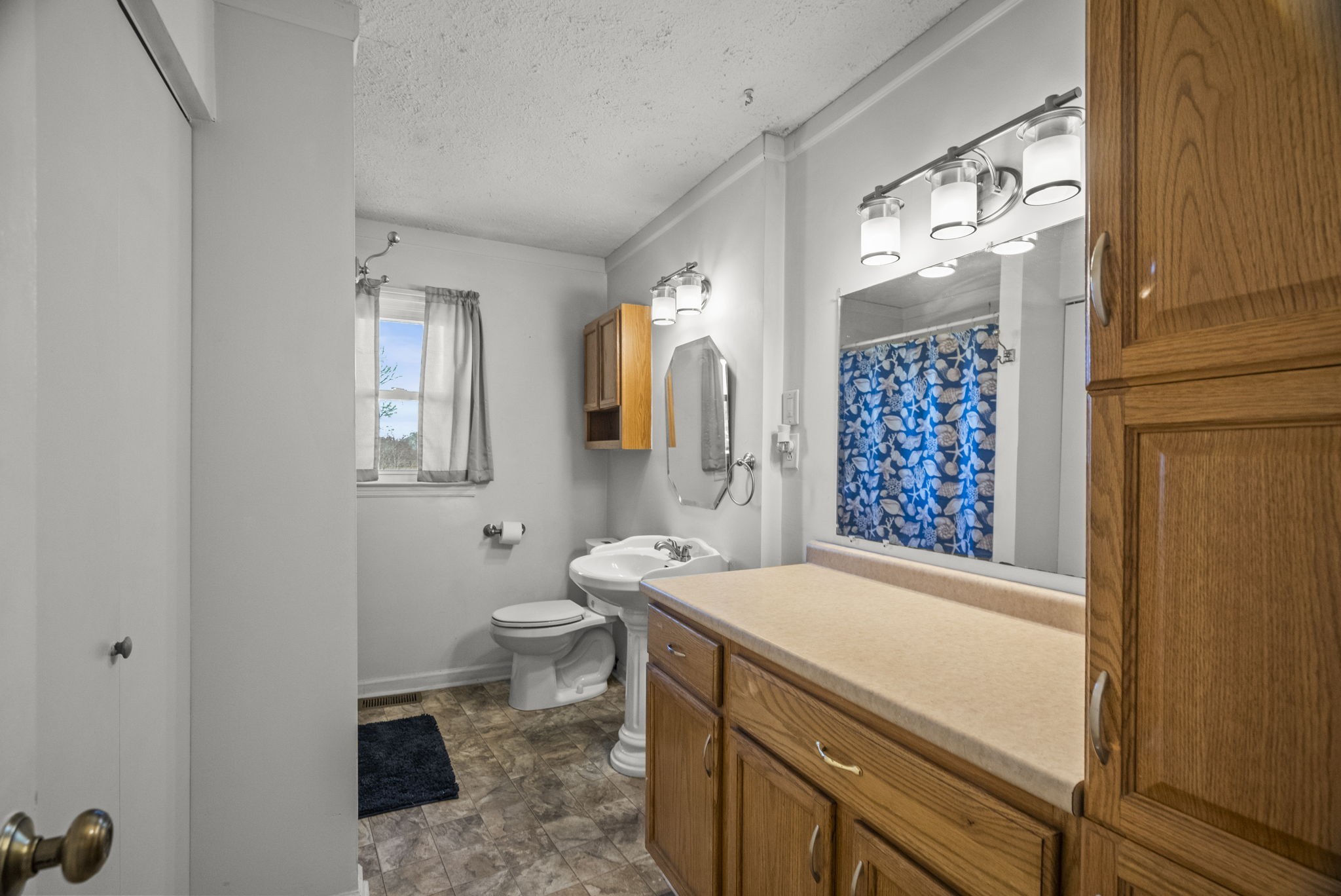 204 Drakewood Dr