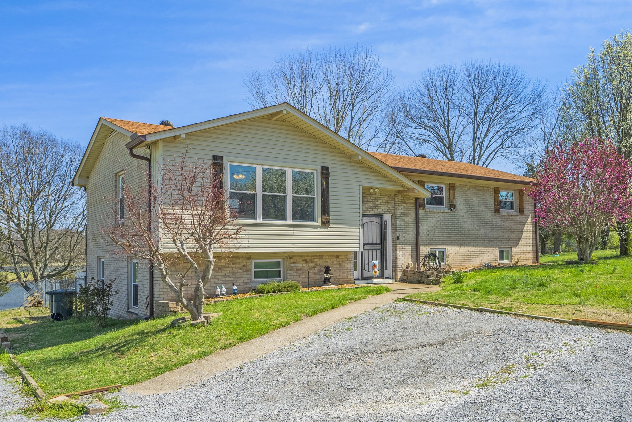 204 Drakewood Dr