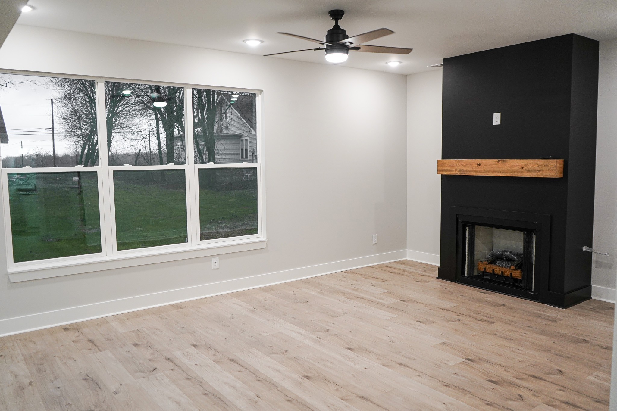 206 Highway 52, E