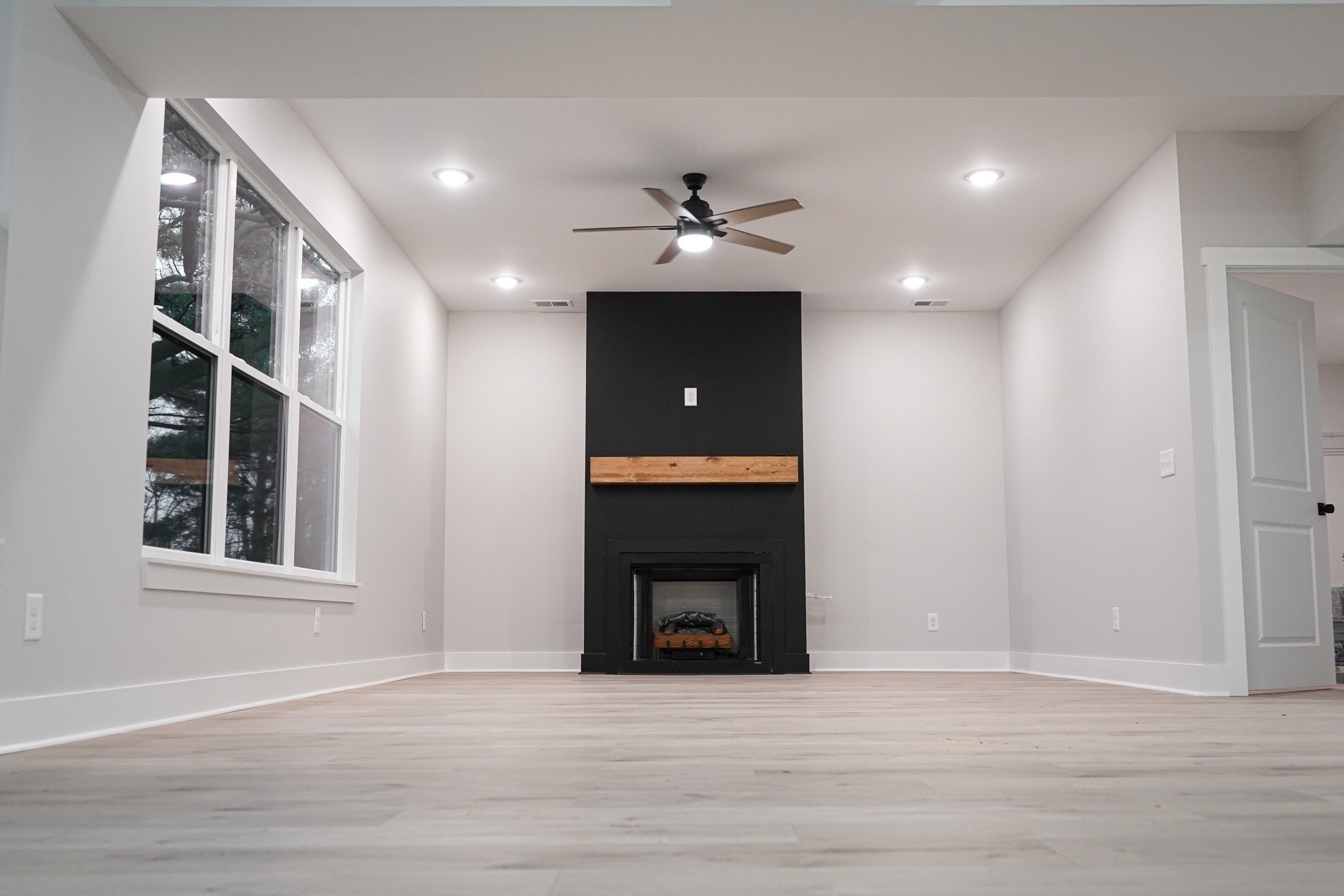 206 Highway 52, E