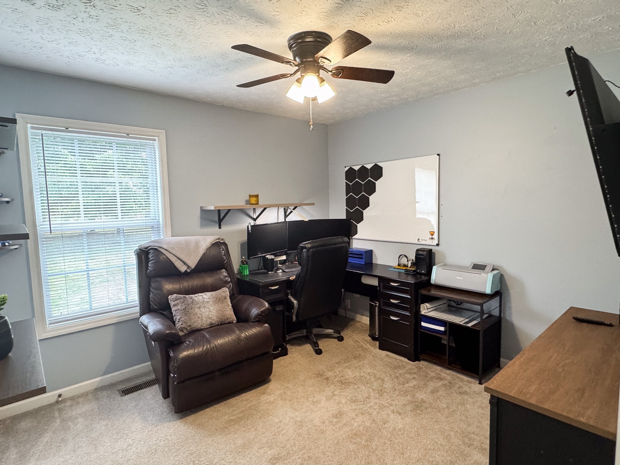 211 Amy Dr