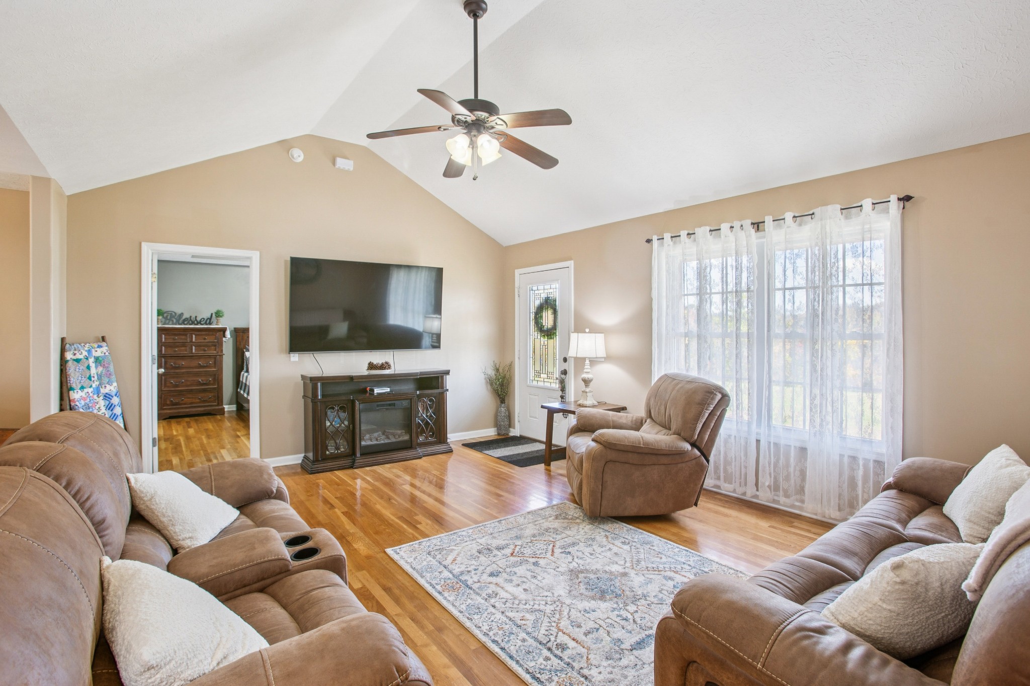 532 Douglas Ln