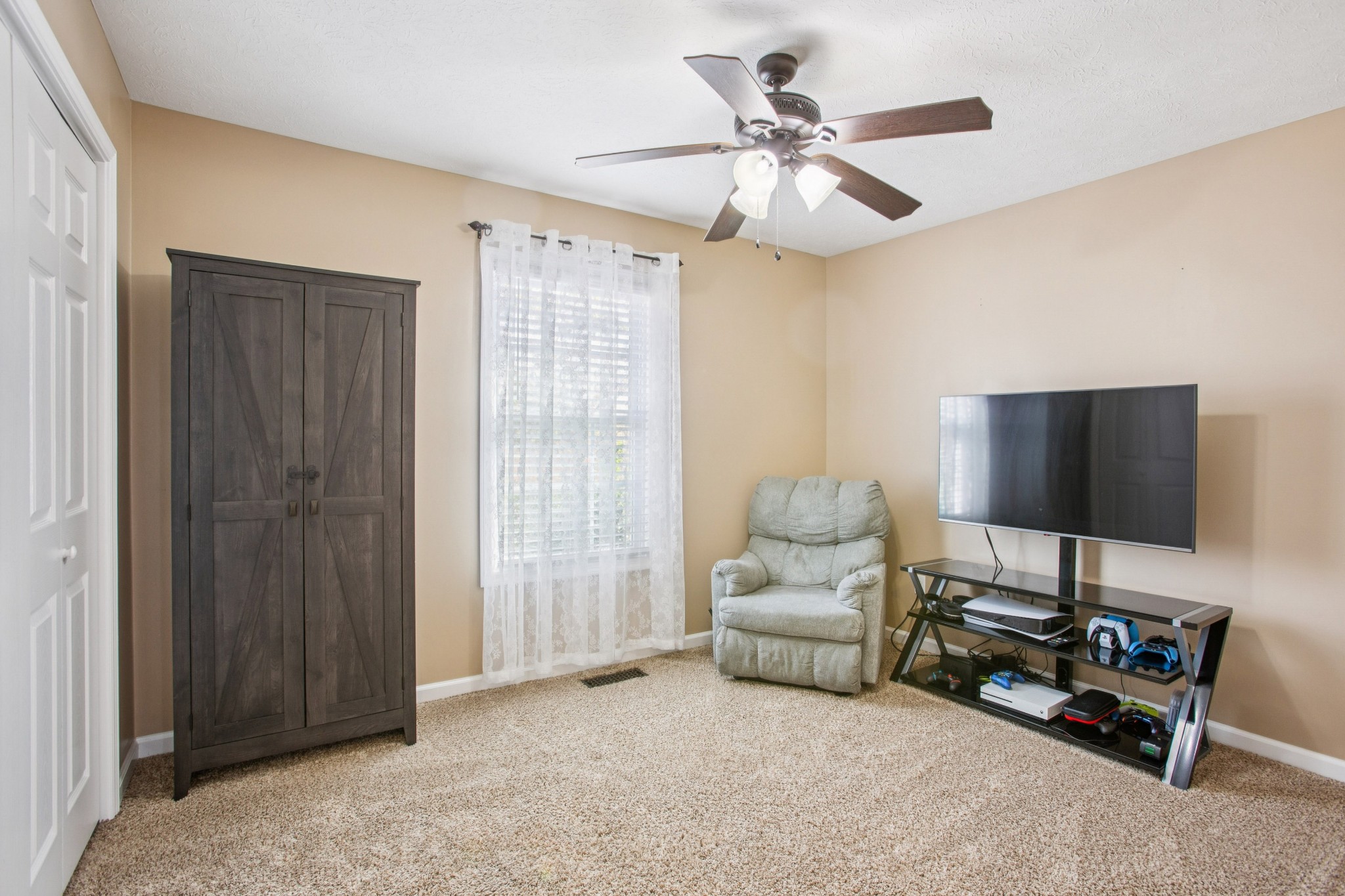 532 Douglas Ln