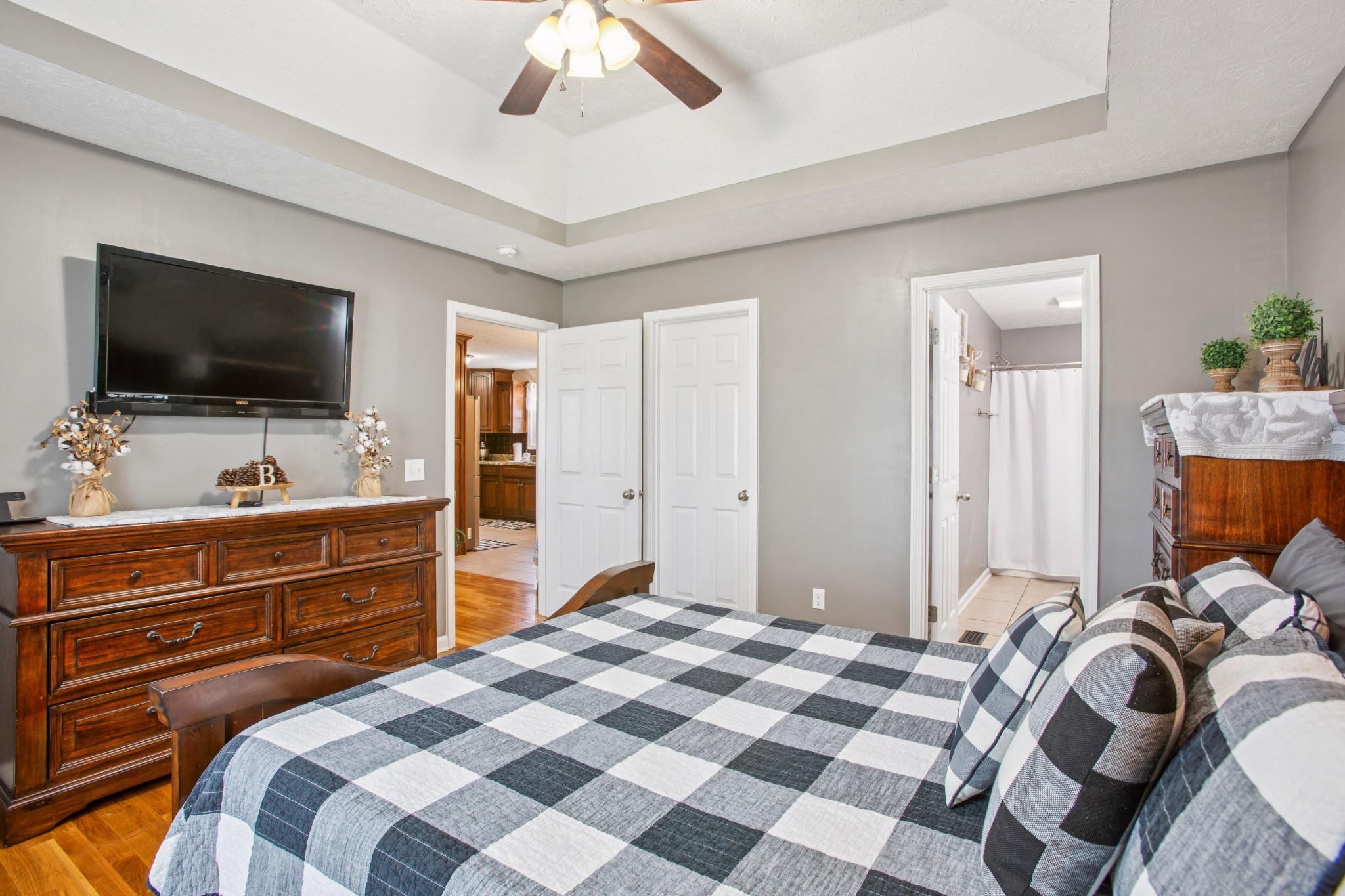532 Douglas Ln