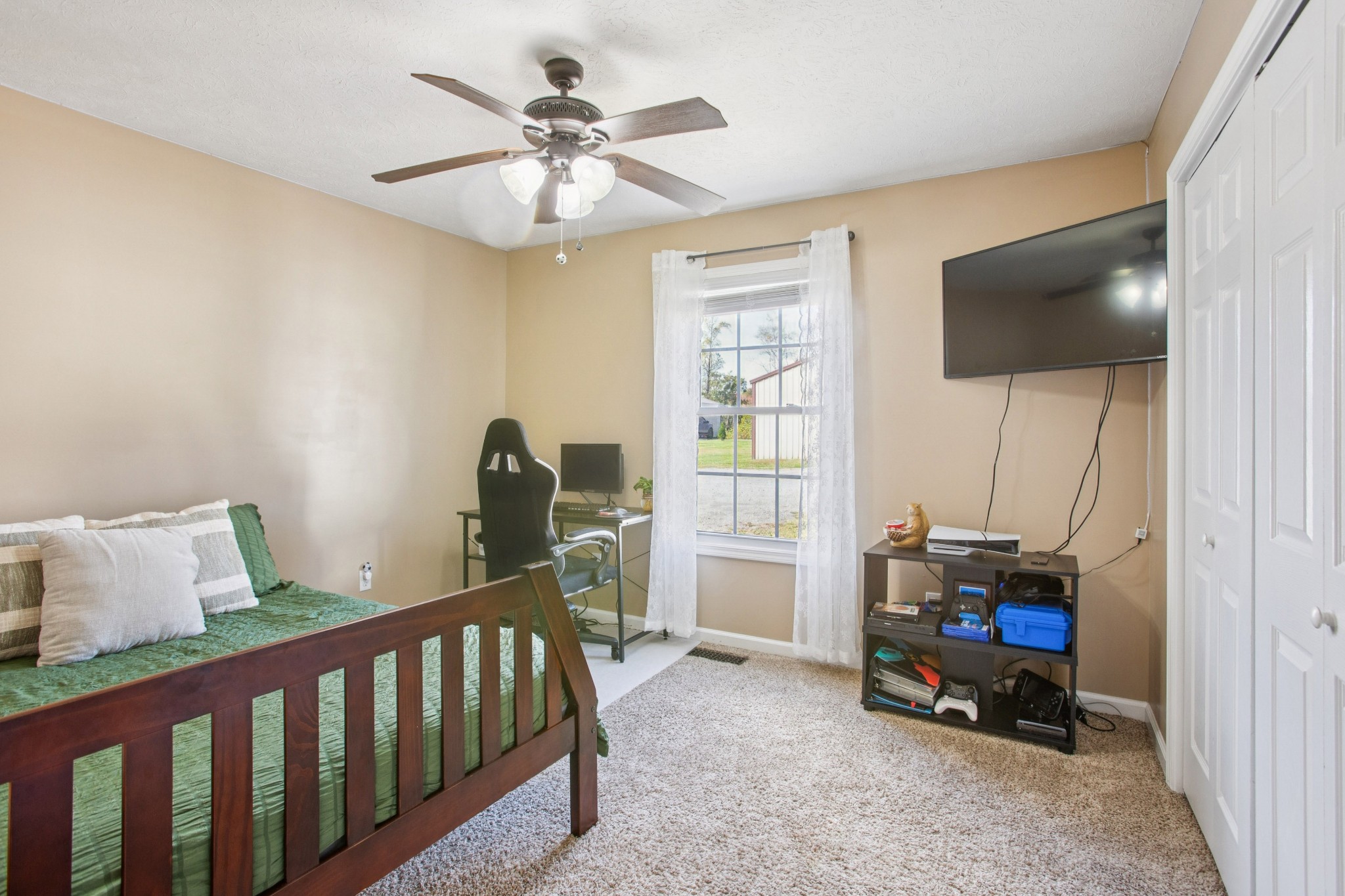 532 Douglas Ln