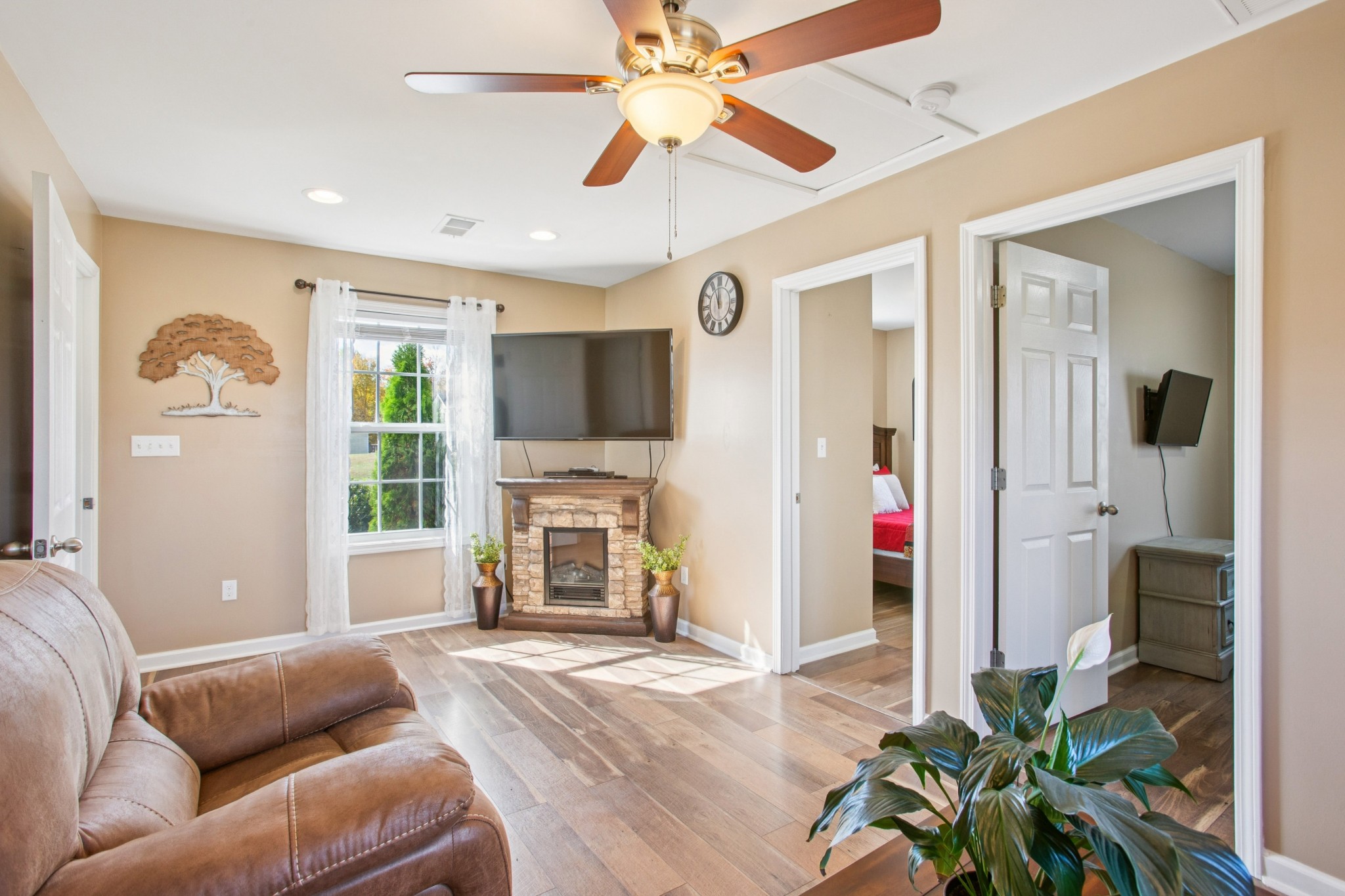 532 Douglas Ln