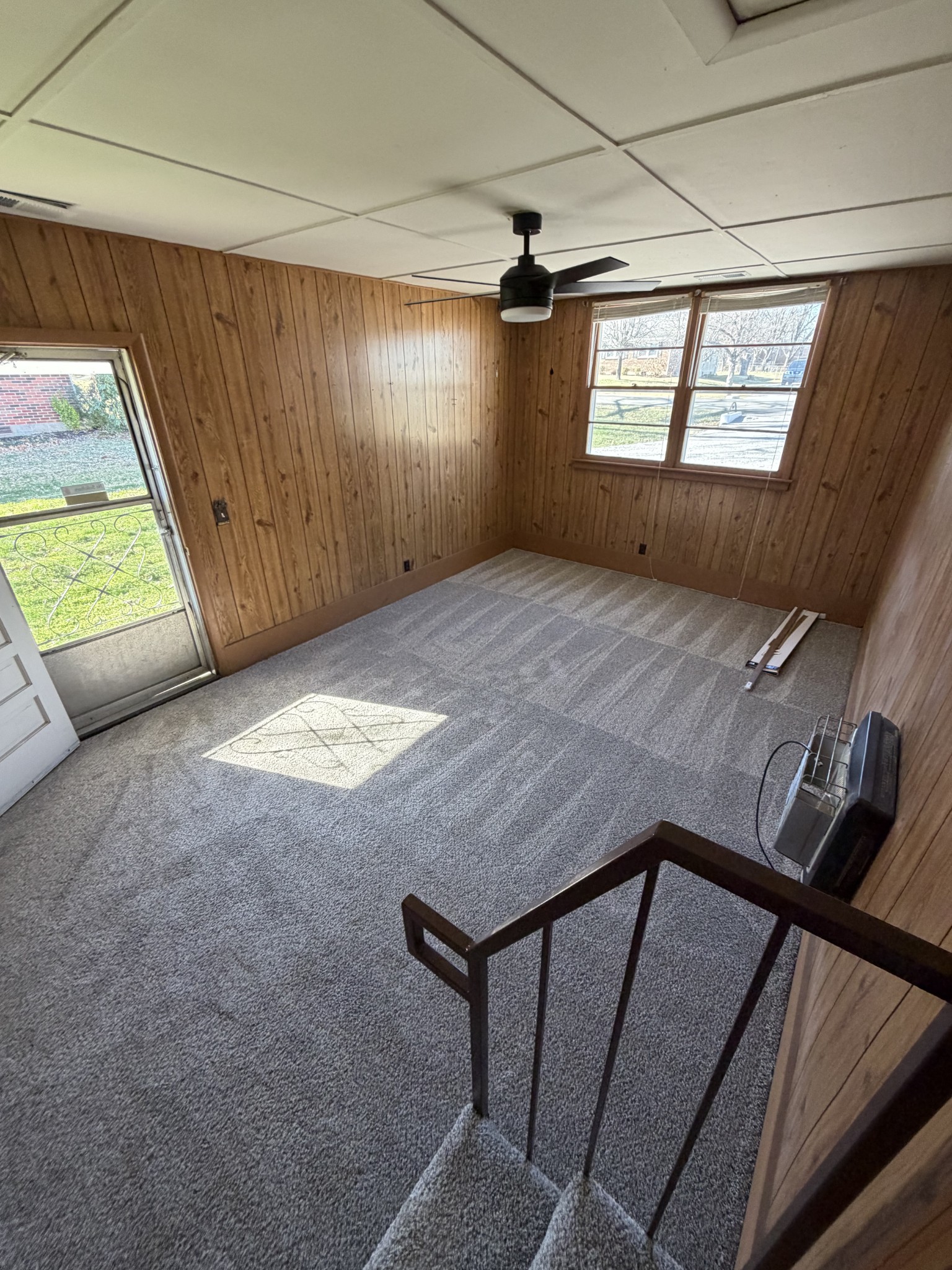 325 Meadow Ln