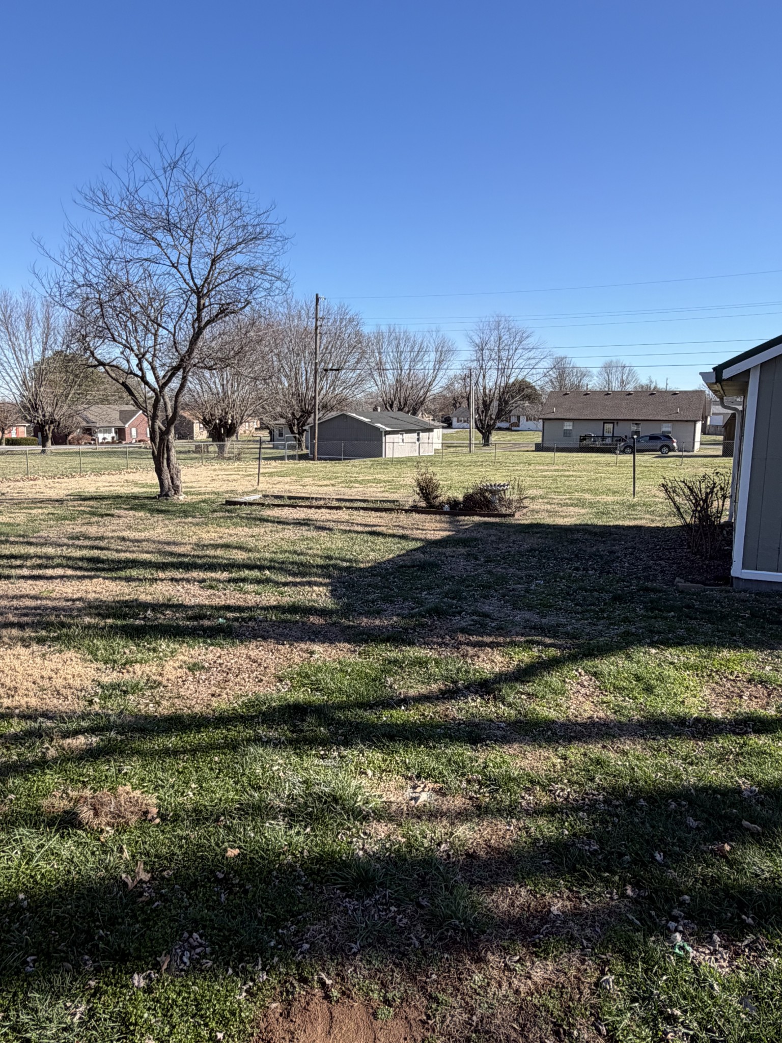 325 Meadow Ln