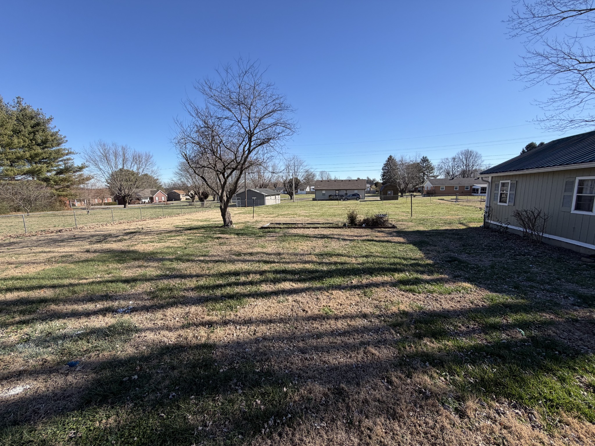 325 Meadow Ln